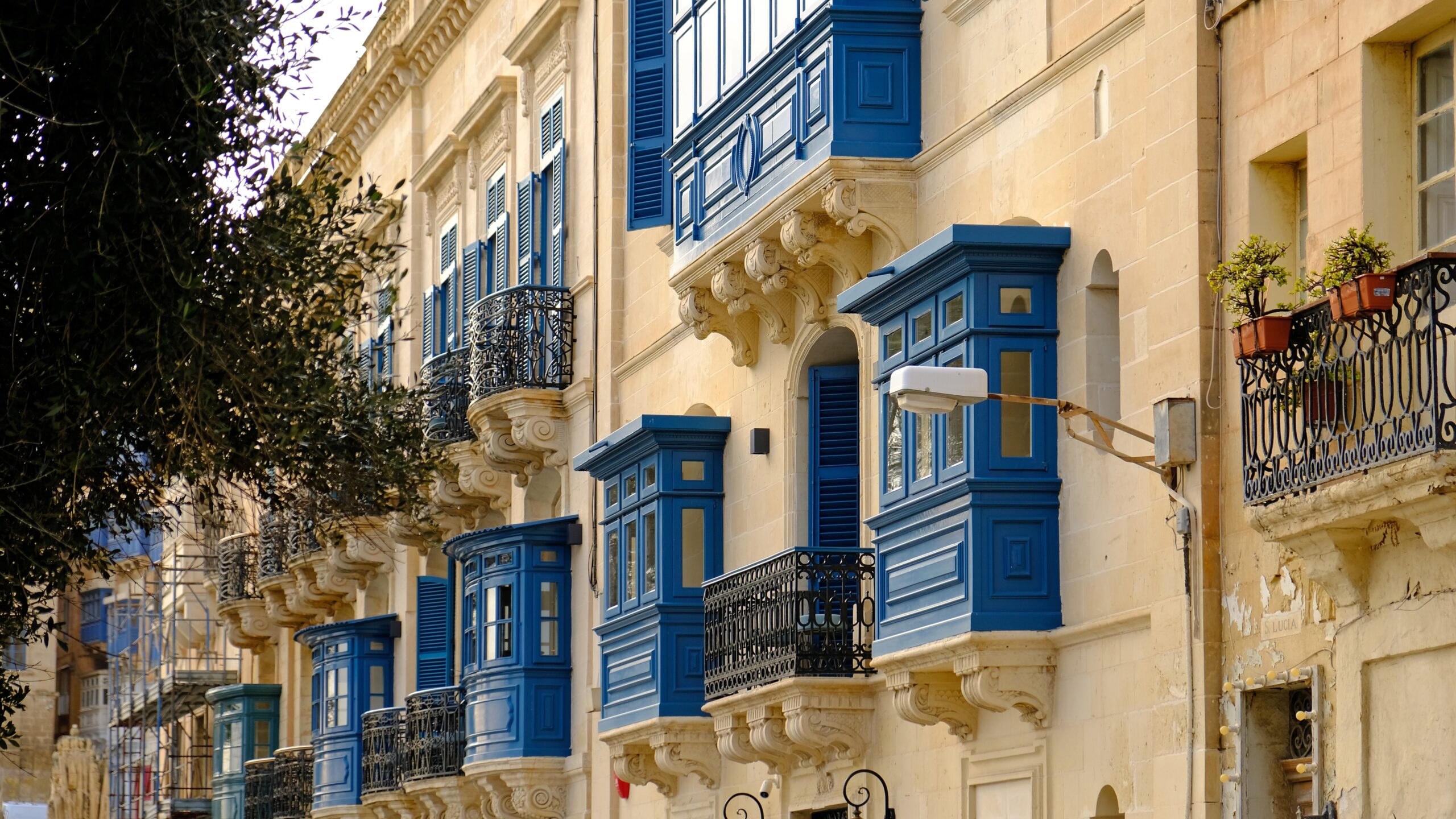 Exterior,Of,Typical,Houses,On,The,Mediterranean,Island,Of,Malta.